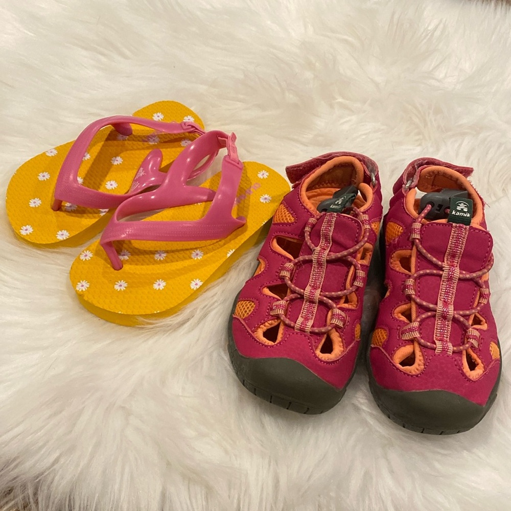 Girl’s flip flops and water shoes toddler 7 NWOT
